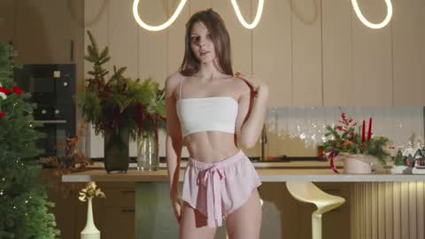 Snapshot of whisper_of_love chatting on 12.23.25 Naomi online show from 12.23.25