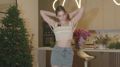 Snapshot of whisper_of_love chatting on 01.09.26 Naomi online show from 01.09.26