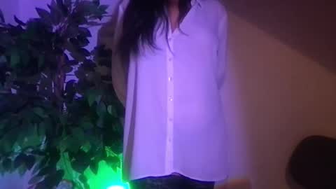 Mel online show from 10.28.25