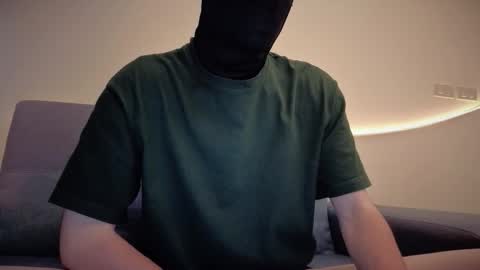 whispero_o online show from 10.08.25