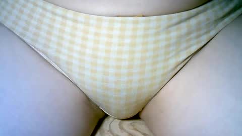 Snapshot of whiteapsara chatting on 12.01.24 Love online show from 12.01.24