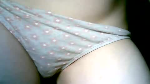 Snapshot of whiteapsara chatting on 02.19.25 Love online show from 02.19.25