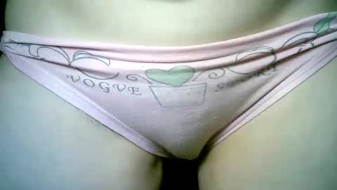 Snapshot of whiteapsara chatting on 09.25.25 Love online show from 09.25.25