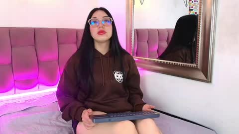 whitehott_ online show from 04.20.26