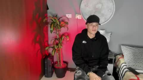 Snapshot of whiteman_0 chatting on 10.14.25 whiteman_0 online show from 10.14.25