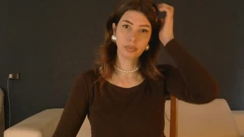 White Queen online show from 04.22.26