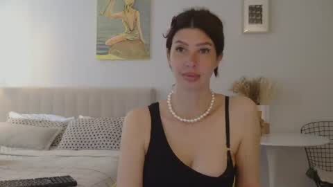 White Queen online show from 06.17.26