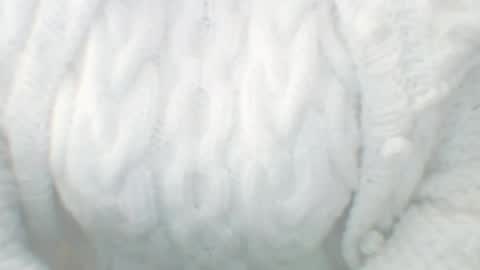 Snapshot of whitesweater chatting on 01.06.25 whitesweater online show from 01.06.25