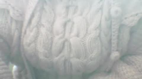 Snapshot of whitesweater chatting on 02.12.25 whitesweater online show from 02.12.25