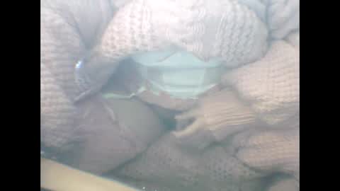 Snapshot of whitesweater chatting on 02.12.25 whitesweater online show from 02.12.25