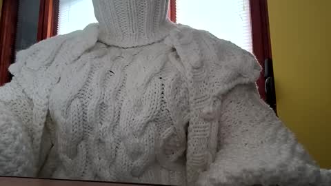 Snapshot of whitesweater chatting on 11.05.25 whitesweater online show from 11.05.25