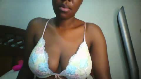 Snapshot of whitney_ly chatting on 05.06.26 whitney_ly online show from 05.06.26