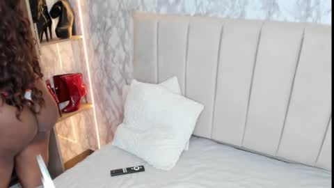 whitneyyfox online show from 11.02.25