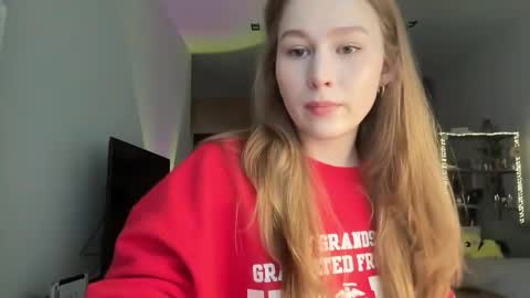 Snapshot of whoisalisa chatting on 10.26.25 Alisa online show from 10.26.25