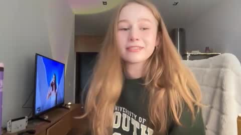 Snapshot of whoisalisa chatting on 10.27.25 Alisa online show from 10.27.25