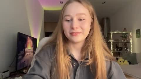 Snapshot of whoisalisa chatting on 11.26.25 Alisa online show from 11.26.25