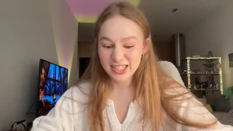 Snapshot of whoisalisa chatting on 12.01.25 Alisa online show from 12.01.25