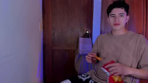 whos_he online show from 12.21.25