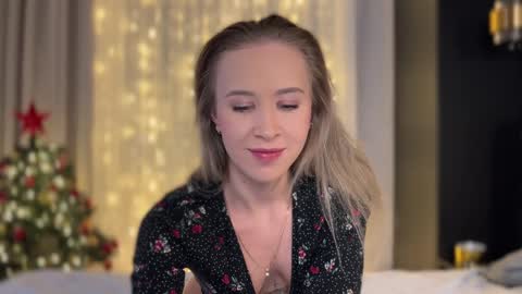 Snapshot of why_____not chatting on 01.03.25 Alice online show from 01.03.25