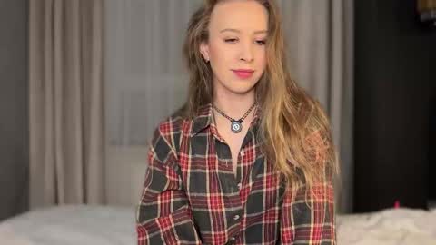 Snapshot of why_____not chatting on 02.12.26 Alice online show from 02.12.26