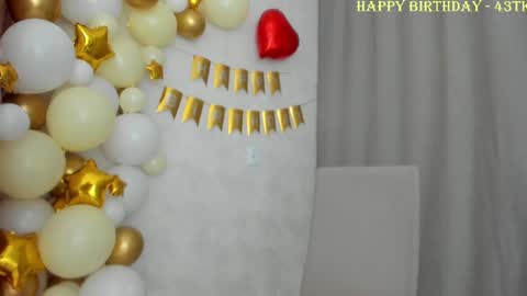 Snapshot of why_again_me chatting on 01.20.25 Veronica online show from 01.20.25