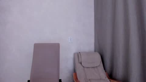 Snapshot of why_again_me chatting on 01.30.25 Veronica online show from 01.30.25