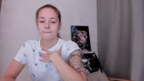 Snapshot of why_again_me chatting on 02.03.25 Veronica online show from 02.03.25