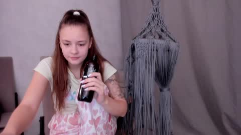 Snapshot of why_again_me chatting on 02.24.25 Veronica online show from 02.24.25