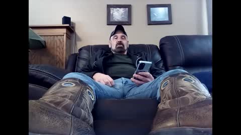 Snapshot of wibootdude chatting on 02.14.25 wibootdude online show from 02.14.25