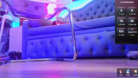 Snapshot of wickedxqueen chatting on 12.11.24 Laura online show from 12.11.24