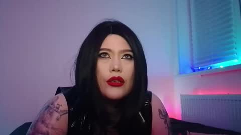 Snapshot of wickedxqueen chatting on 10.31.25 Laura online show from 10.31.25