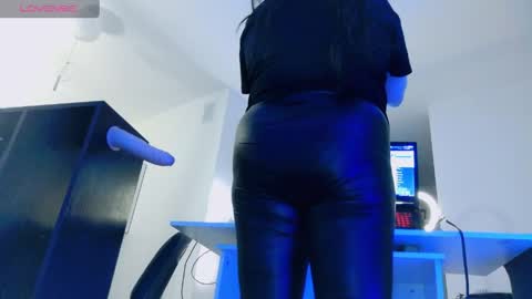 Snapshot of wickedxqueen chatting on 04.06.26 Laura online show from 04.06.26