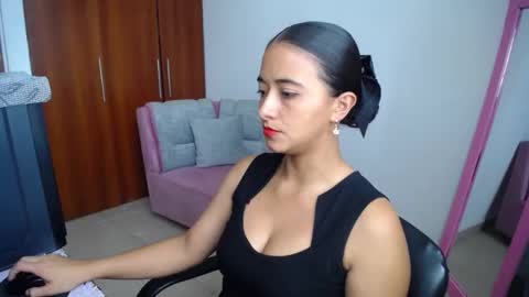 Snapshot of wifhot chatting on 01.27.25 Ilauren online show from 01.27.25