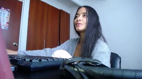 Ilauren online show from 02.19.26