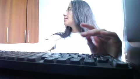 Ilauren online show from 07.18.26