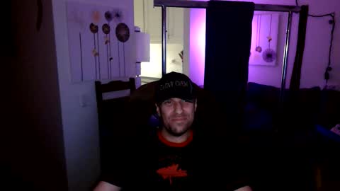 Snapshot of wild_otters chatting on 10.21.25 Wi1d Ott3r online show from 10.21.25