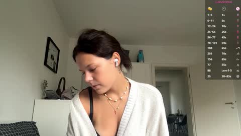 Mia online show from 10.11.25