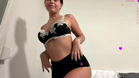 Mia online show from 12.15.25