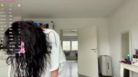 Mia online show from 02.28.26