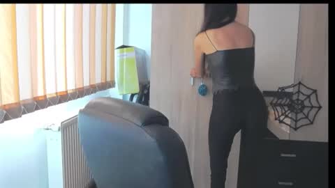 Bea online show from 10.31.25