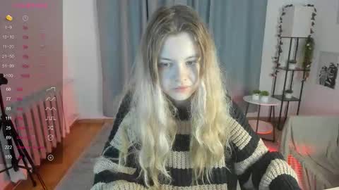 Snapshot of wildopal chatting on 11.24.25 Mila 3 online show from 11.24.25