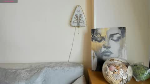 Snapshot of wildopal chatting on 12.17.25 Mila 3 online show from 12.17.25