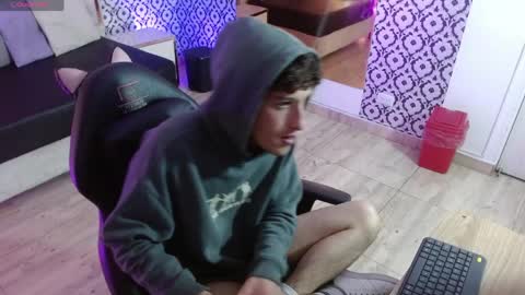 Snapshot of will_tay1 chatting on 04.06.26 WILL online show from 04.06.26