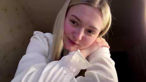 Snapshot of willettealfiero chatting on 03.23.26 Sophia online show from 03.23.26