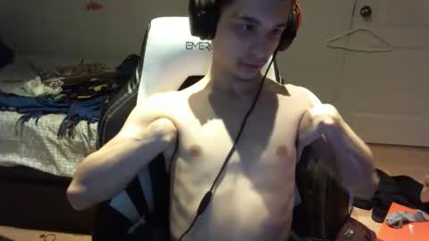 Snapshot of willfro_ chatting on 12.18.25 willfro_ online show from 12.18.25