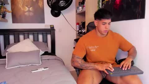 Snapshot of william_dracko9 chatting on 10.02.25 Dracko online show from 10.02.25