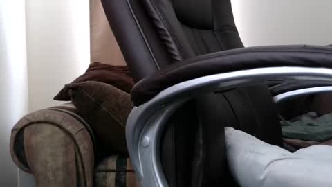 Snapshot of willied1985 chatting on 09.27.25 willy d bbc uncut bigdick edging online show from 09.27.25