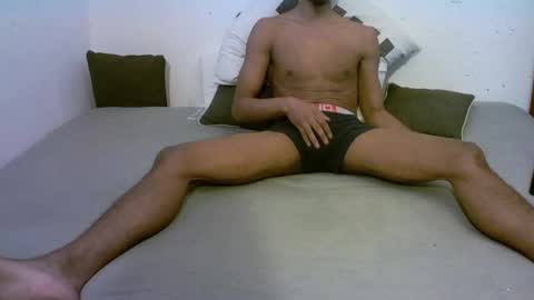 Snapshot of willingwillwet chatting on 01.10.25 Call me Babe online show from 01.10.25