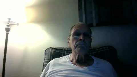 Snapshot of willnedoher chatting on 10.05.25 Willhedoher online show from 10.05.25