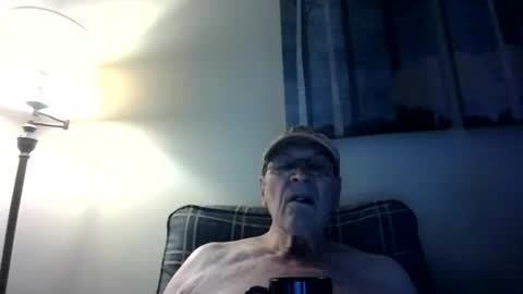 Snapshot of willnedoher chatting on 10.06.25 Willhedoher online show from 10.06.25